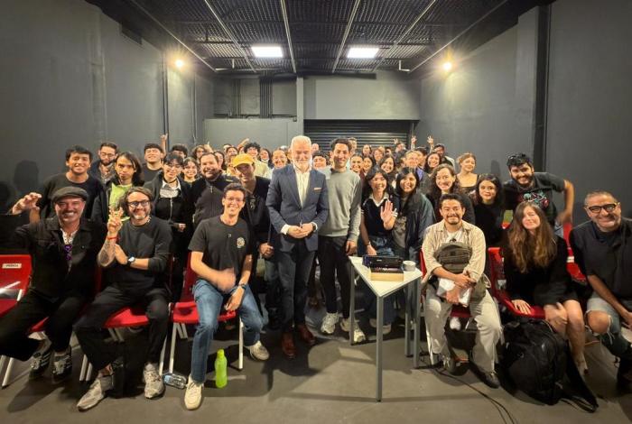 Moisés Chiver comparte con creadores michoacanos el panorama del cine mexicano