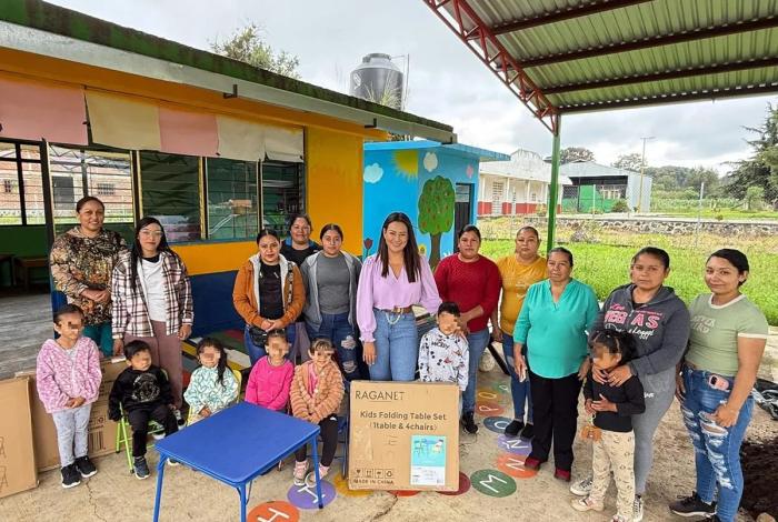Mónica Valdez impulsa la educación en Zacapu con arranque de ciclo escolar y entrega de mobiliario