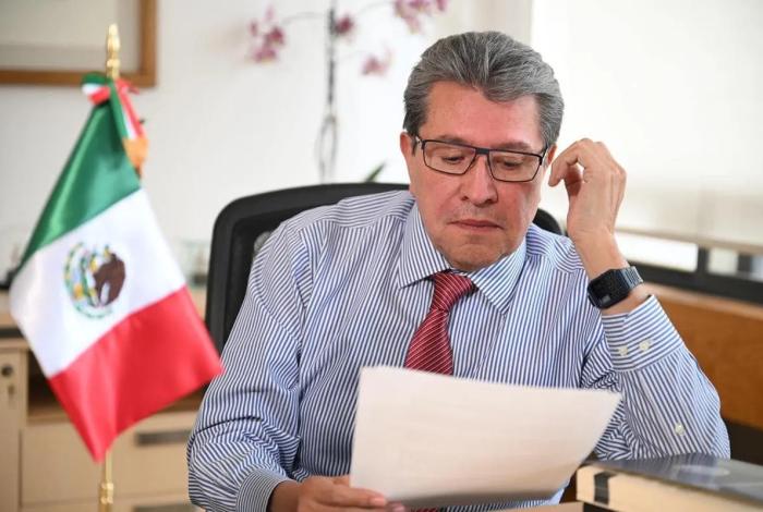 Monreal defiende a plurinominales ante reforma electoral