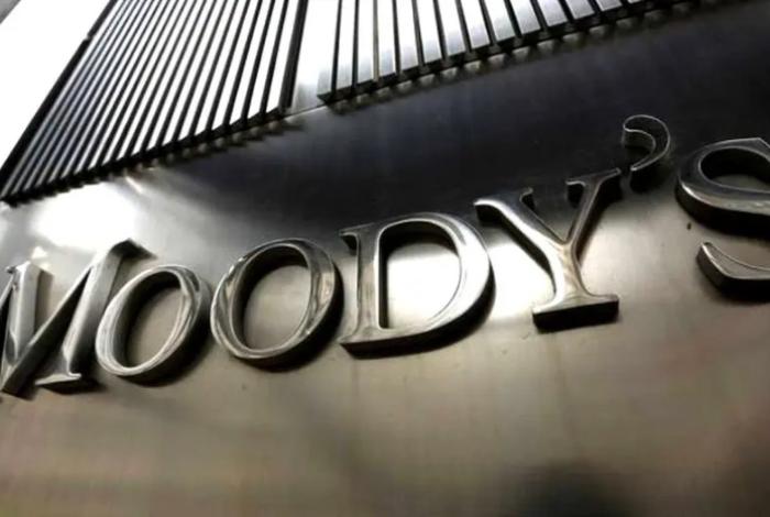 Moody’s advierte presión fiscal para estados y municipios por baja recaudación