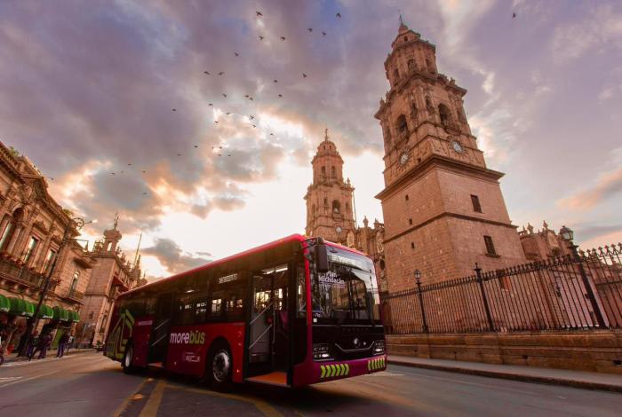 Morebús transformará la movilidad de Morelia bajo normas ONU-Habitat: Bedolla