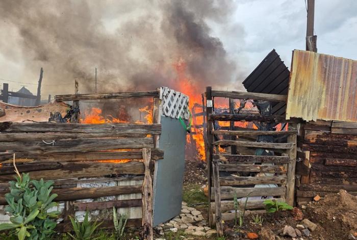 Morelia: 7 casas de madera fueron destruidas por incendio en El Polvorín