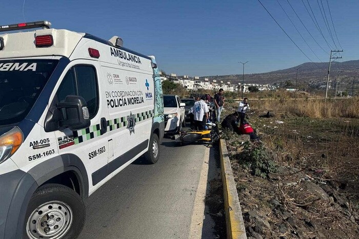 Morelia: Mujer en moto es atropellada por camioneta en Villas del Pedregal