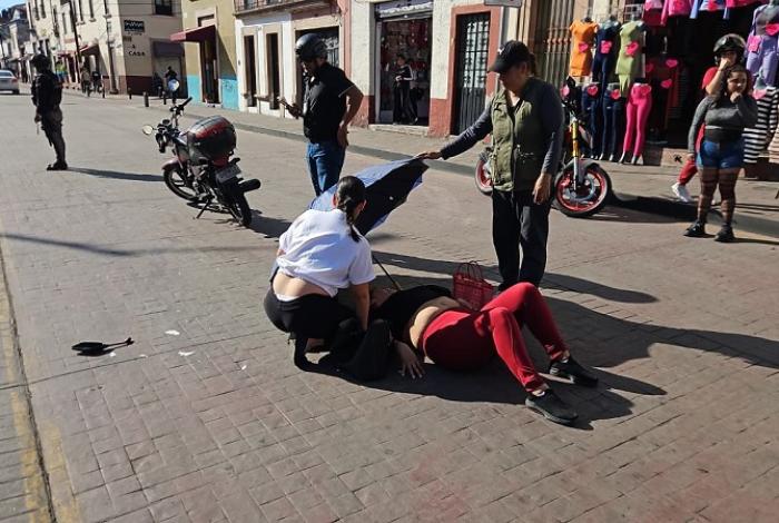 Morelia: Mujer es arrollada por motociclista en Avenida Lázaro Cárdenas