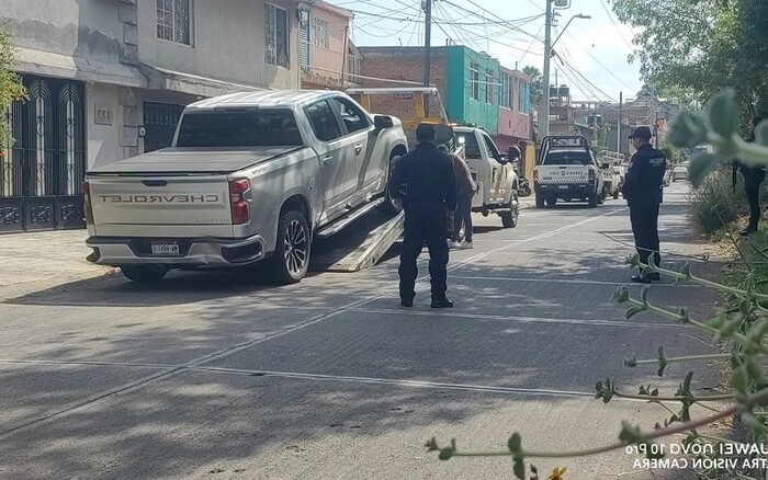 Morelia: Tras tiroteo y persecución, recuperan camioneta robada y detienen dos delincuentes