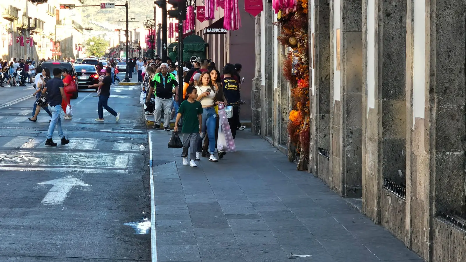 Morelianos aprovechan ofertas y descuentos del Buen Fin 2025