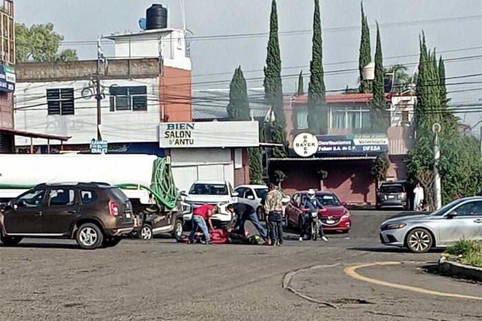 Moto y camioneta protagonizan choque en la Morelia-Pátzcuaro; hay 1 herido