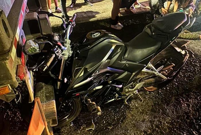 Motociclista choca contra retaguardia de tractocamión en el Libramiento de Morelia