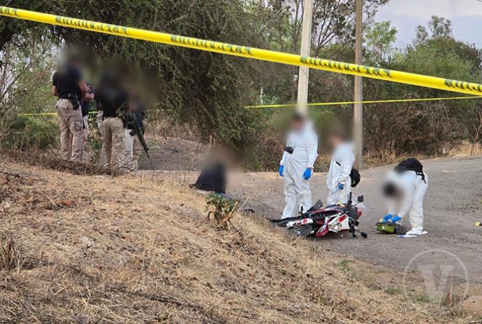 Motociclista es asesinado a balazos en La Estancia, Morelia; portaba arma y droga