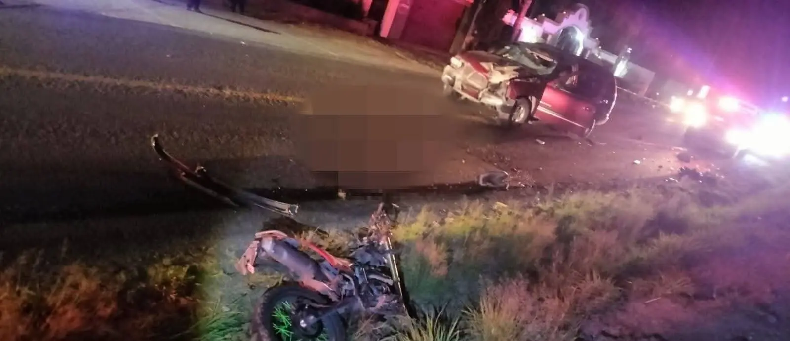 Motociclista muere tras ser impactado por camioneta en Zinapécuaro