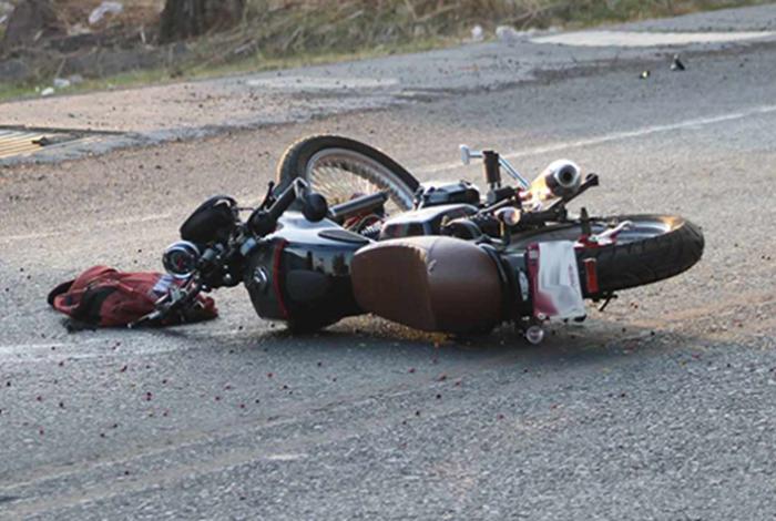 Motociclista queda lesionado al accidentarse en la pista Siglo XXI