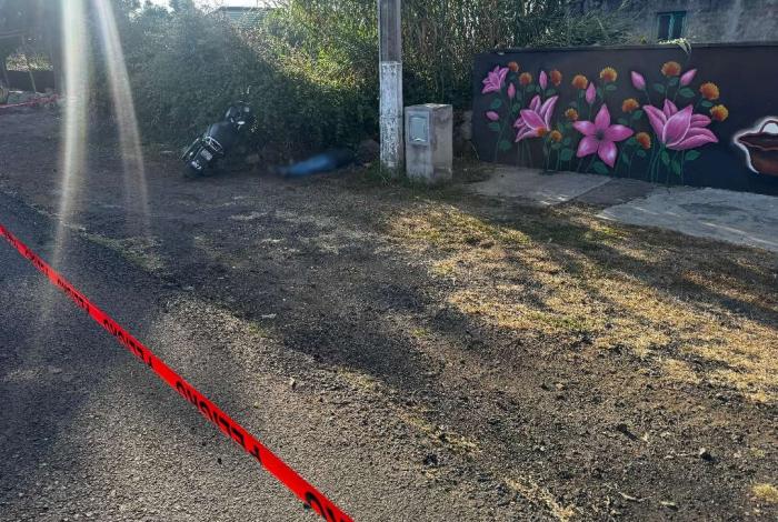 Motorista sufre accidente y fallece en la Huandacareo-Capacho.