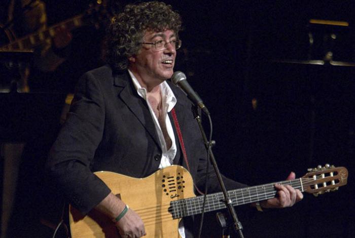 Muere el popular cantautor Piero, que hizo llorar a generaciones con “Mi viejo”