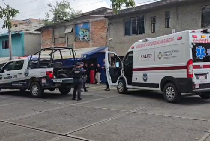 Muere hombre de 64 años en la vía pública de Morelia; presuntamente sufrió un infarto