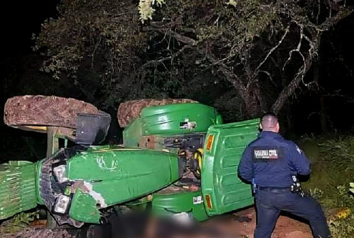 Muere hombre en volcadura de tractor en Puruándiro; un joven de 15 años y otro de 27 resultan heridos