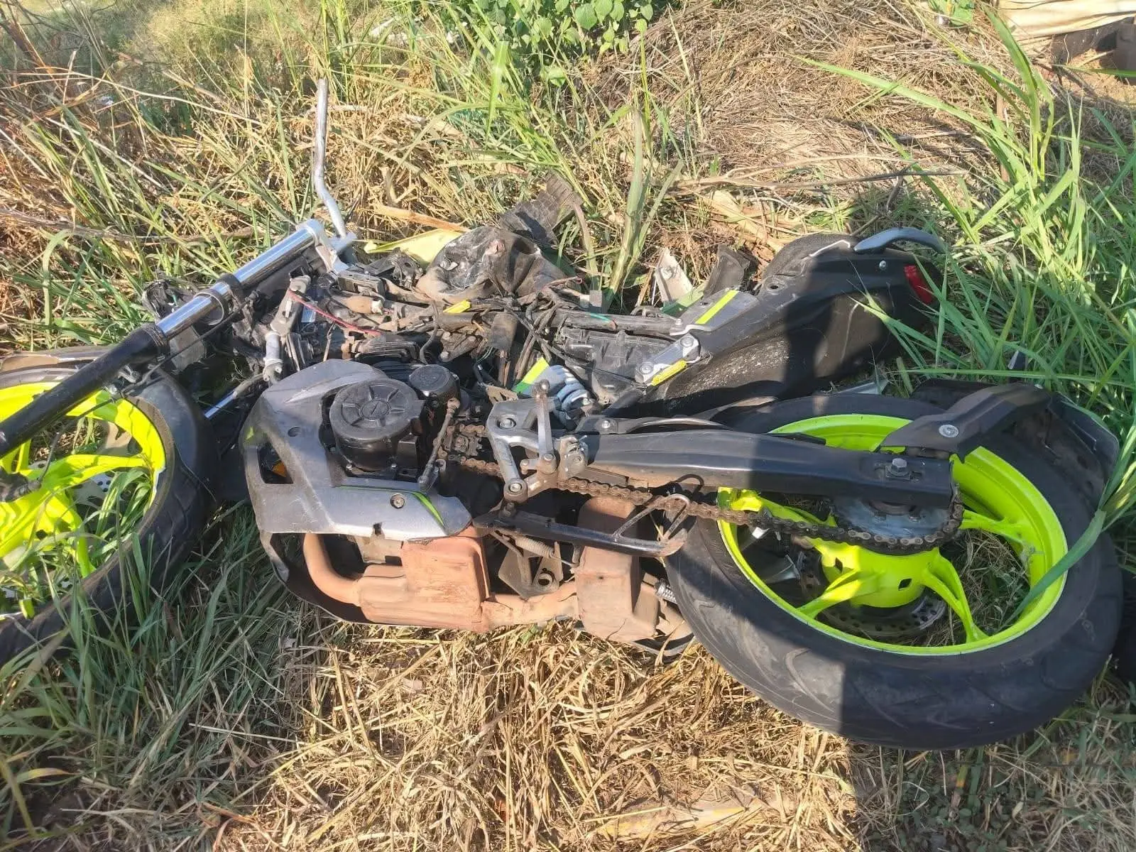 Muere motociclista tras ser chocado por camioneta en Ziráhuato, en el municipio de Zitácuaro