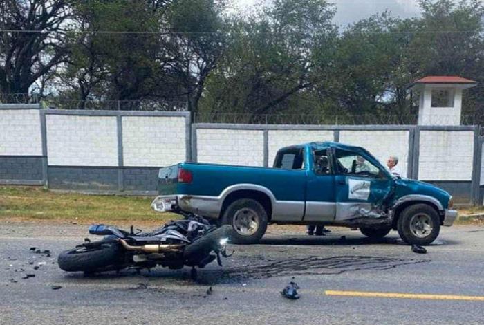 Muere motociclista uruapense en accidente registrado en Pátzcuaro