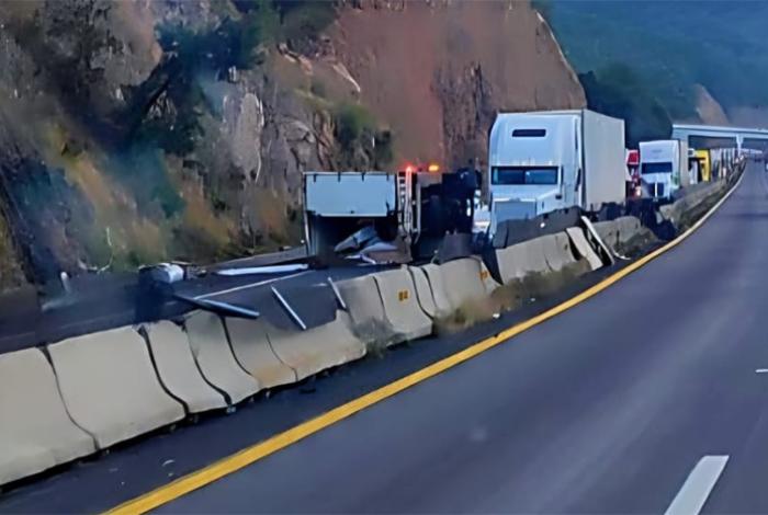 Muere mujer en accidente múltiple sobre la Autopista de Occidente, en Zinapécuaro