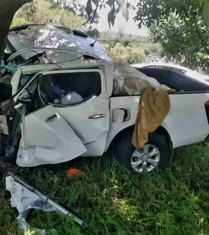 Muere papá, mamá e hijo se matan en choque de camioneta