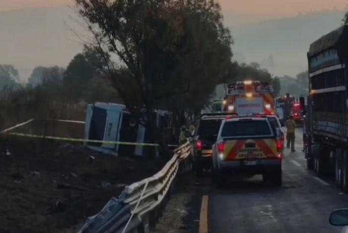 Mueren al menos 10 personas en accidente de autobús en la Morelia – Pátzcuaro; iba a Tlalpujahua