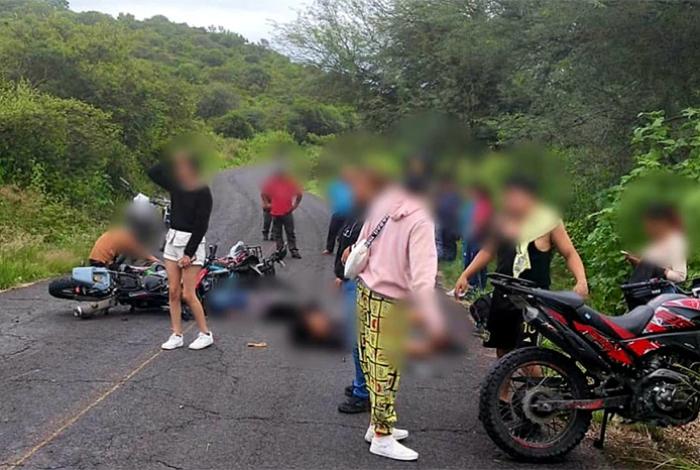 Mueren tres jóvenes tras choque de motocicletas en Tarímbaro; hay un herido