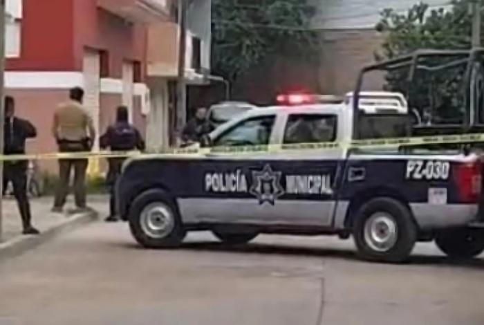 Mujer es asesinada a balazos en Zamora; sicarios logran huir
