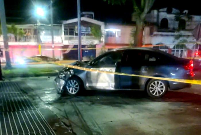 Mujer muere tras brutal choque frente a la Central Camionera de Uruapan