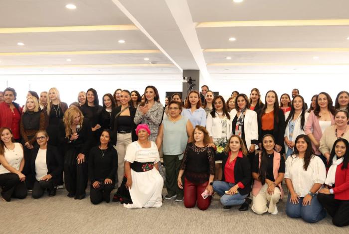 Mujeres lideran exitoso arranque del Congreso de Economía en Morelia