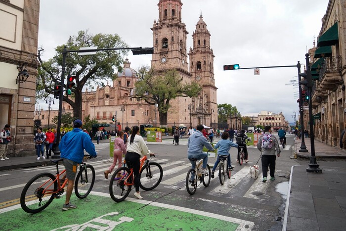 Nada detienen a los usuarios de la Ciclovía Dominical