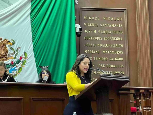 Necesaria reforma para que diputados puedan integrarse a otros grupos parlamentarios: Xóchitl Ruiz