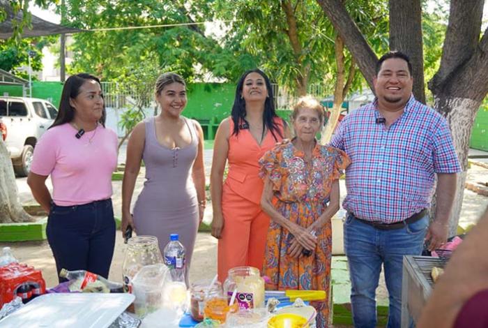 Negocios de Lázaro Cárdenas se unen al festejo en Casa del Adulto Mayor