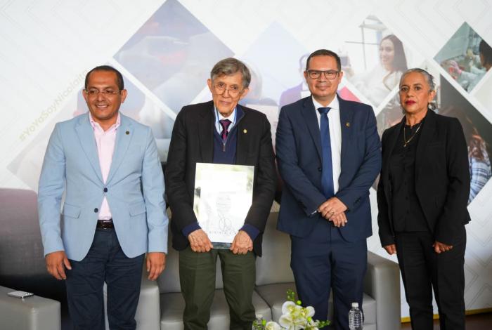 Nicolaitas reciben la visita del destacado científico, Antonio Lazcano Araujo; UMSNH reconoce su trayectoria y contribución 
