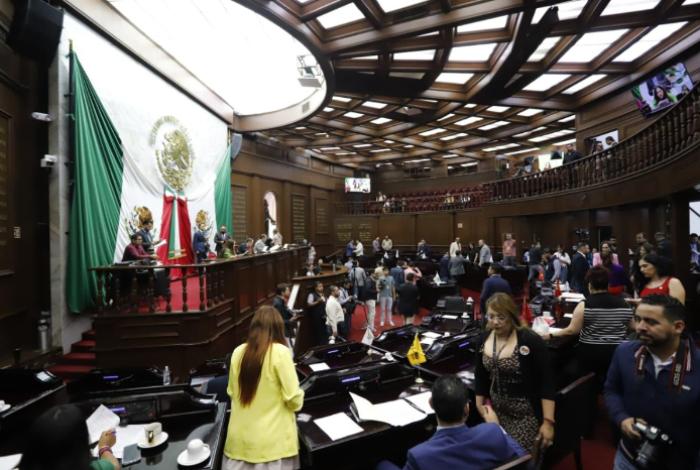 Niñas y niños no podrán casarse en Michoacán; reforman el Código Familiar