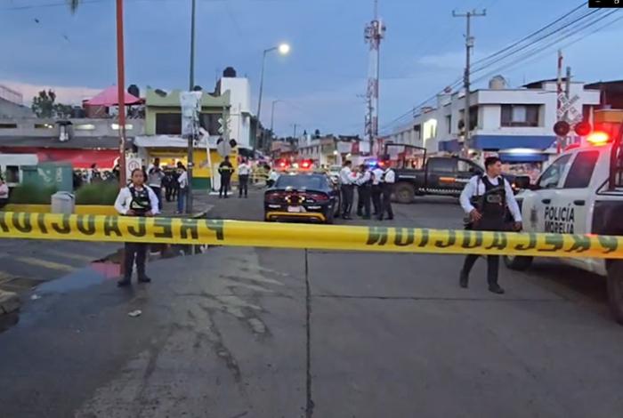 Niño cae de los brazos de su madre y muere arrollado por el tren, en Morelia