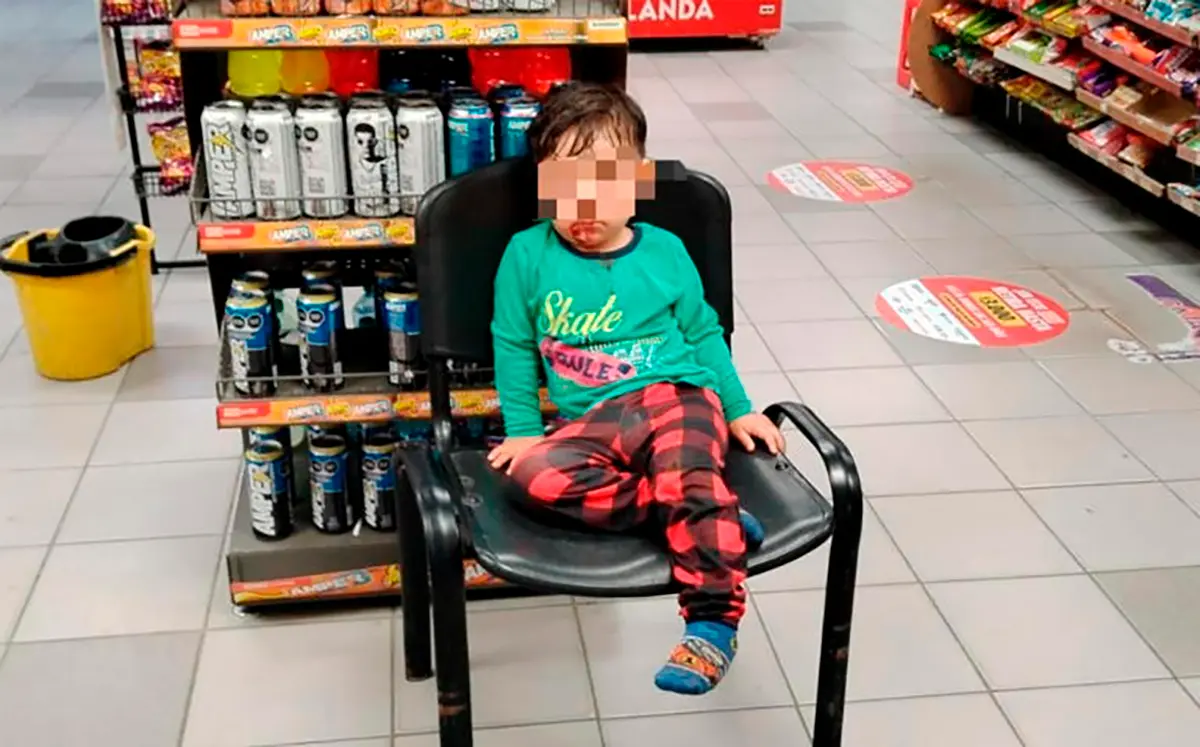 Niño con herida en la boca sorprende a empleados de tienda en la madrugada en Tampico