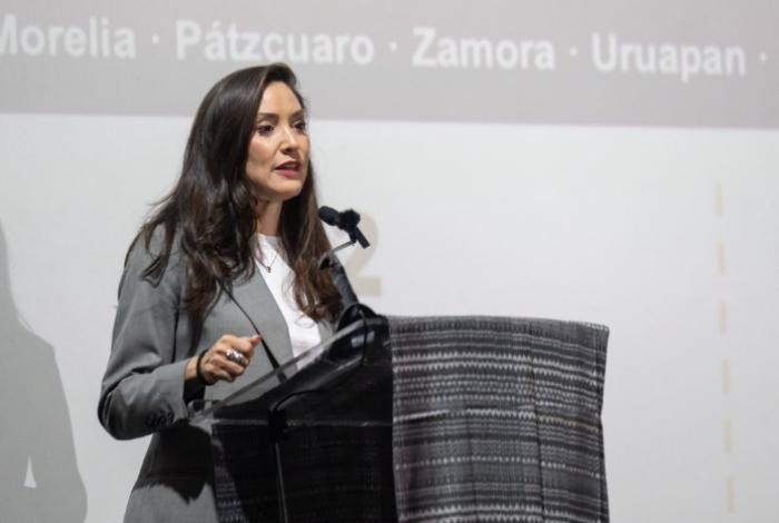 No basta con repartir becas; hay que transformar comunidades: Claudia Curiel, secretaria de Cultura federal