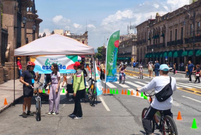 ¿No sabes andar en bicicleta? Estas vacaciones niños, jóvenes y adultos pueden aprender en Morelia