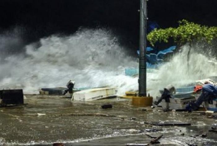 No se reportan desaparecidos ni fallecidos por el huracán Erick tras tocar tierra