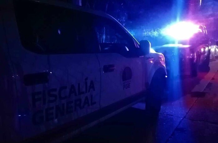 Noche violenta en Apatzingán deja dos muertos, tres heridos y patrulla baleada