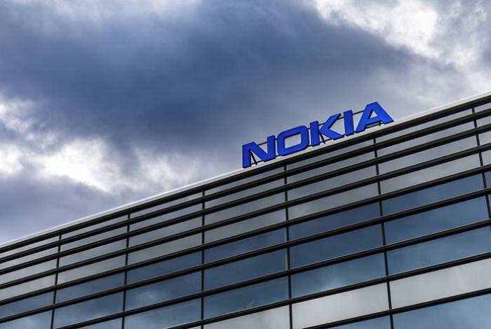 Nokia reestructura sus operaciones y presenta una nueva estrategia centrada en la IA