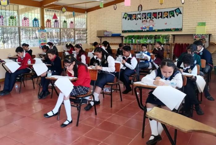 Nueva beca educativa en Michoacán y apoyo a artistas, en el Plan Michoacán