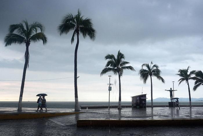 Nueva depresión tropical amenaza a Oaxaca y Guerrero este domingo