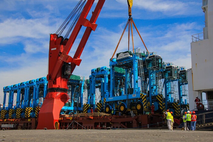 Nuevo equipo de alta tecnología para carga y descarga en el puerto de LC