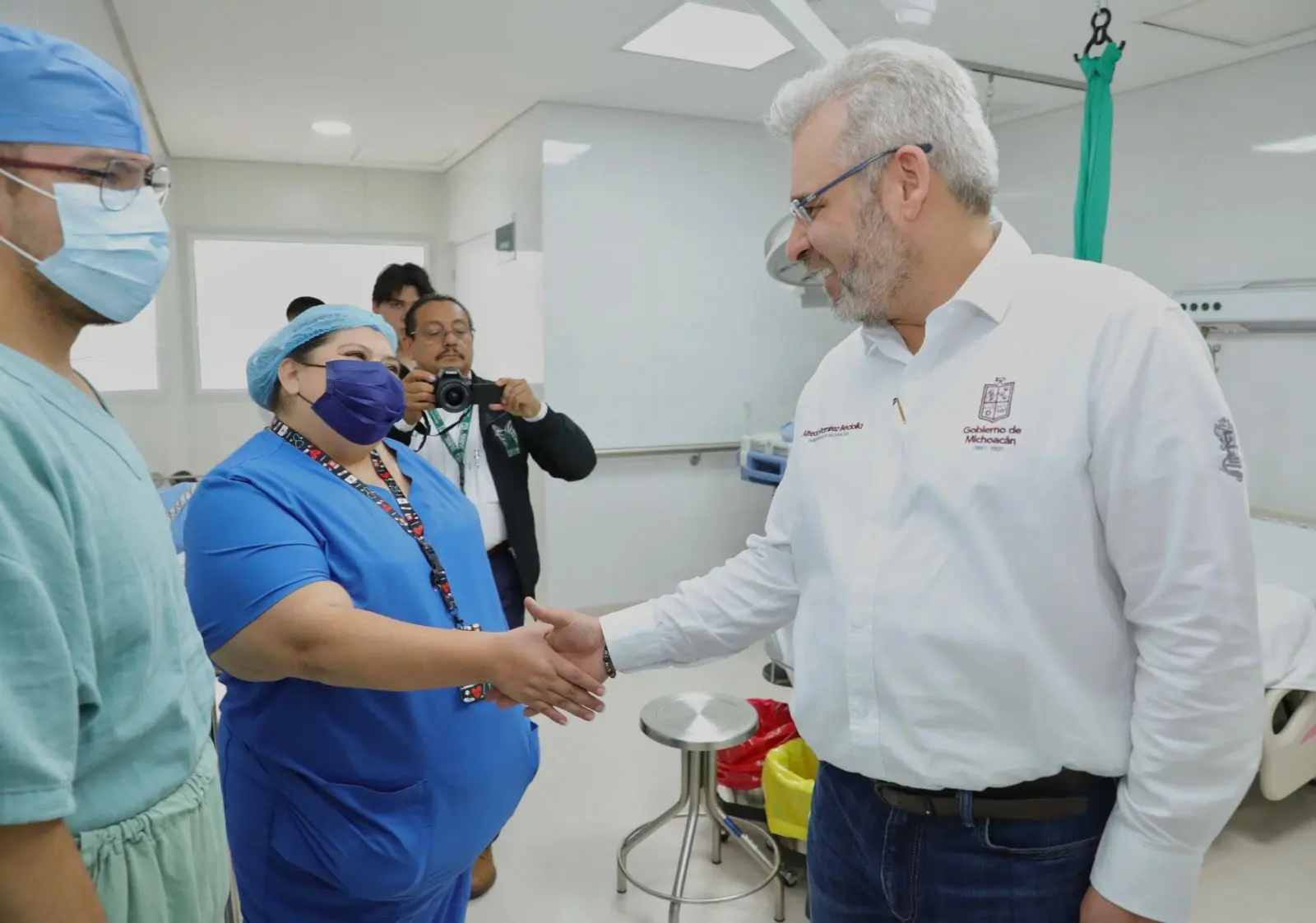 Nuevo hospital del IMSS en Uruapan, clave para la formalización laboral agrícola: Bedolla
