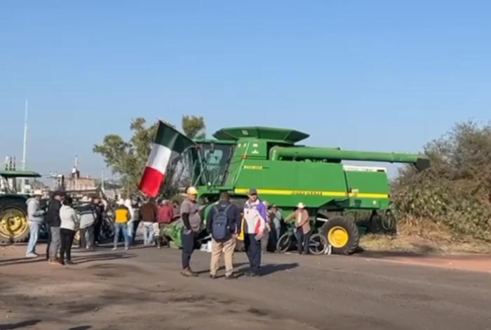 “O hay precios justos o la lucha arreciará”, advierten campesinos que mantienen bloqueos carreteros
