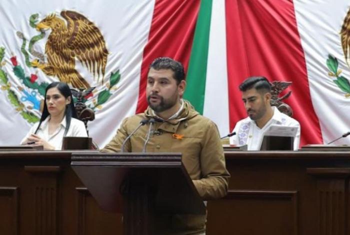 Octavio Ocampo impulsa reforma a la Ley de Educación para regular en Michoacán el uso de Inteligencia Artificial