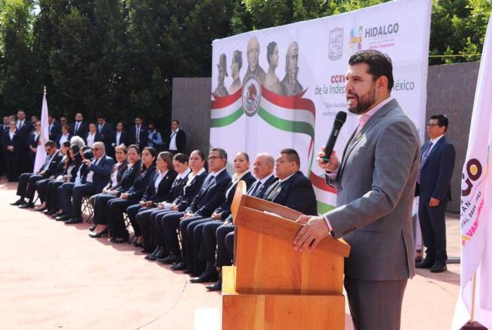 Octavio Ocampo llama a la unidad nacional en el marco del 215 aniversario de la Independencia de México