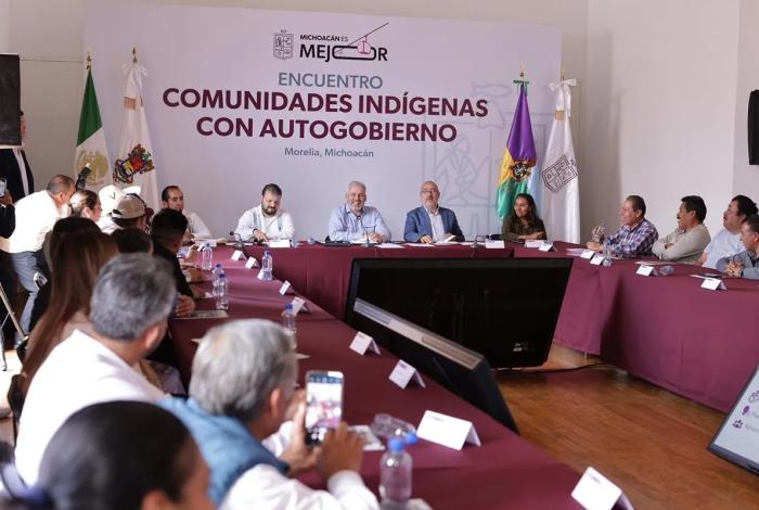Ofrece Bedolla respaldo a nuevos autogobiernos; impulsa reconocimiento federal como cuarto nivel de gobierno
