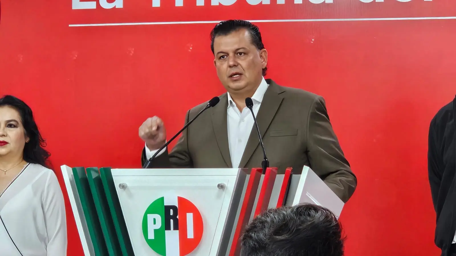 Ojalá Harfuch no solo venga a echarse una morisqueta, sino a dar resultados; expresa Memo Valencia