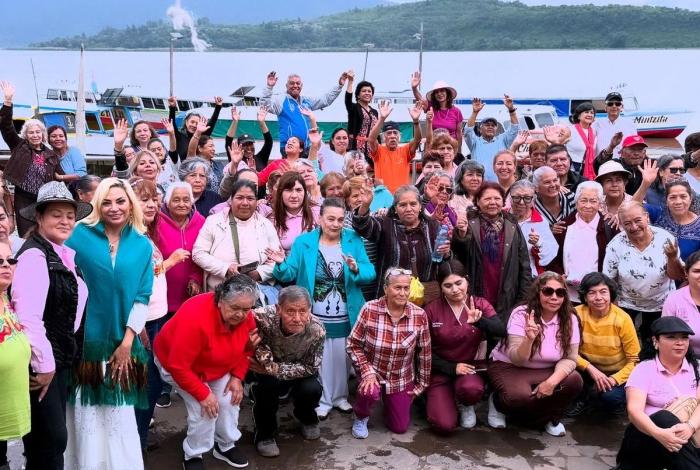 Omega Vázquez acuerda acciones con comunidades insulares del Lago de Pátzcuaro